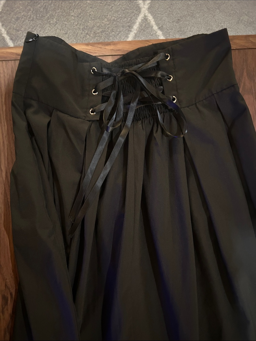 Scarlet Darkness size medium skirt - Picture 5 of 6